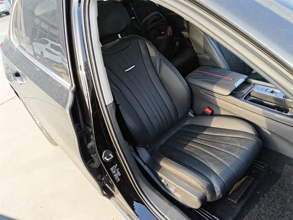 Hongqi H5 2024 1.5T DCT Smart Connect Flag Rhythm Edition фото 25