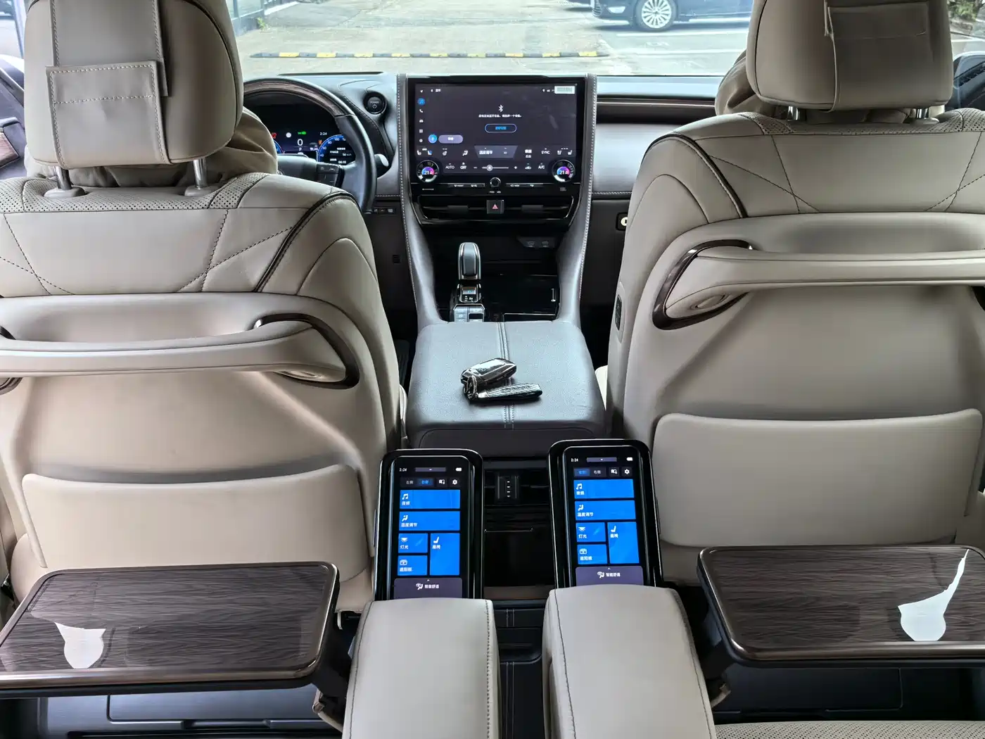 Toyota Alphard 2024 Hybrid 2.5L Ultimate Enjoyment Edition фото 9