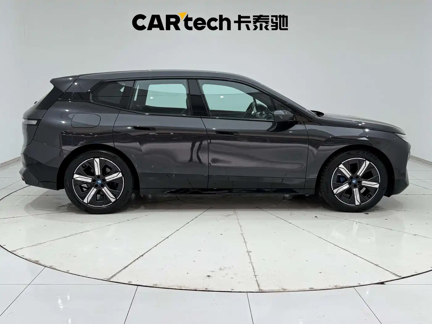 BMW iX 2022 xDrive40 фото 11