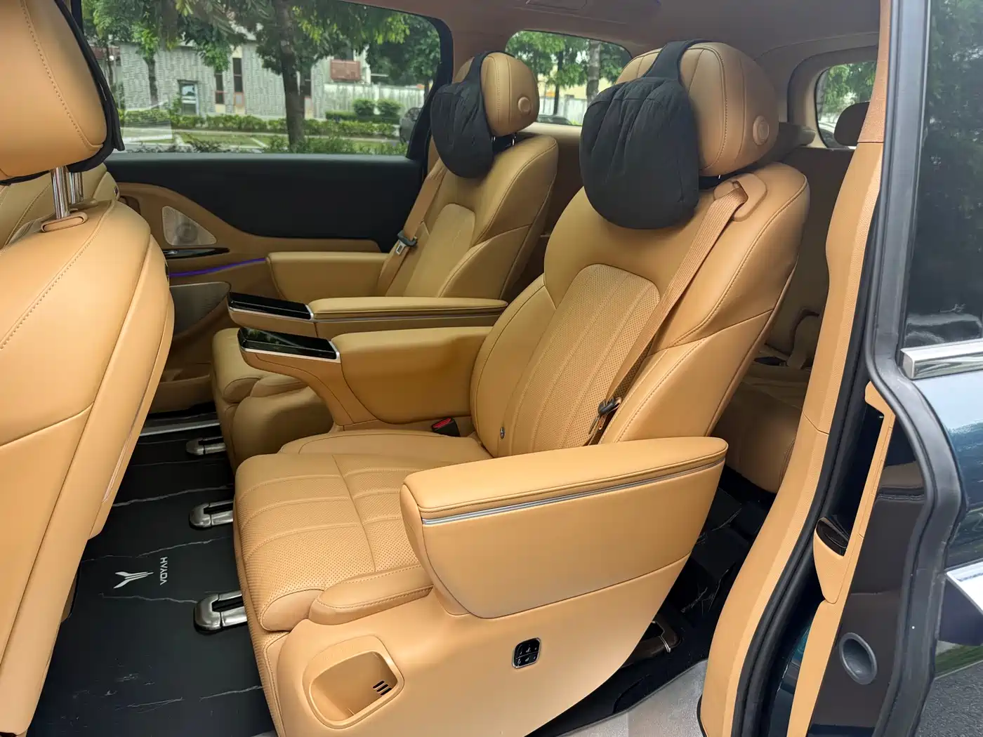 Voyah Auto Voyah Dreamer 2025 Model PHEV 4WD Premium QianKun Edition фото 11