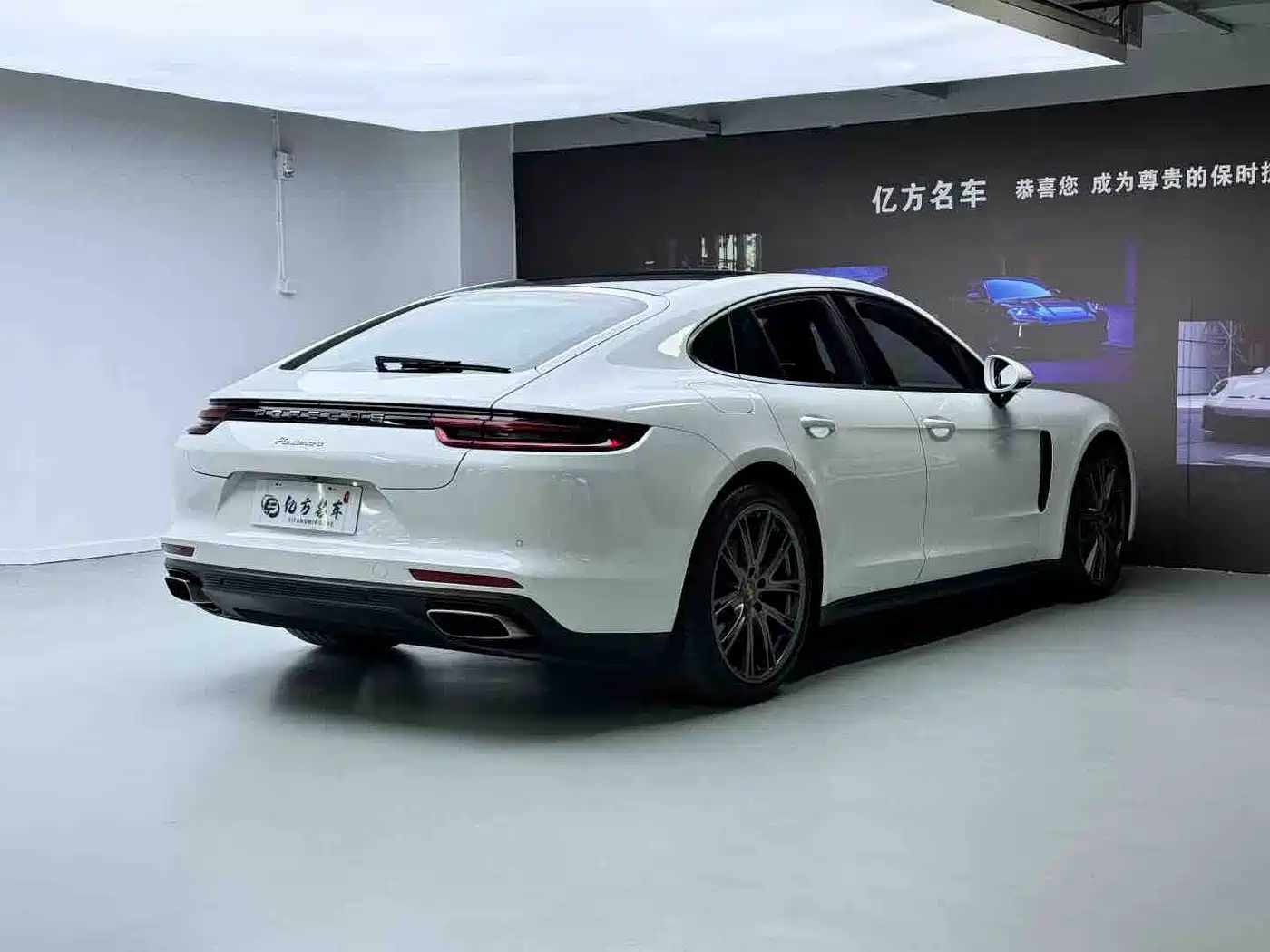 Porsche Panamera 2017 Panamera 3.0T фото 14