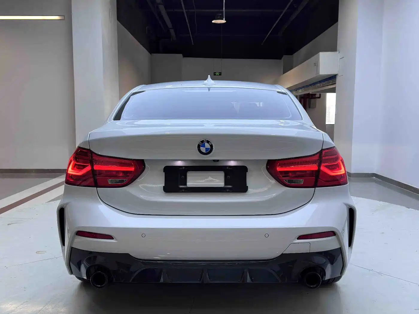 BMW 1 Series 2021 120i M Sport Shadow Edition фото 5