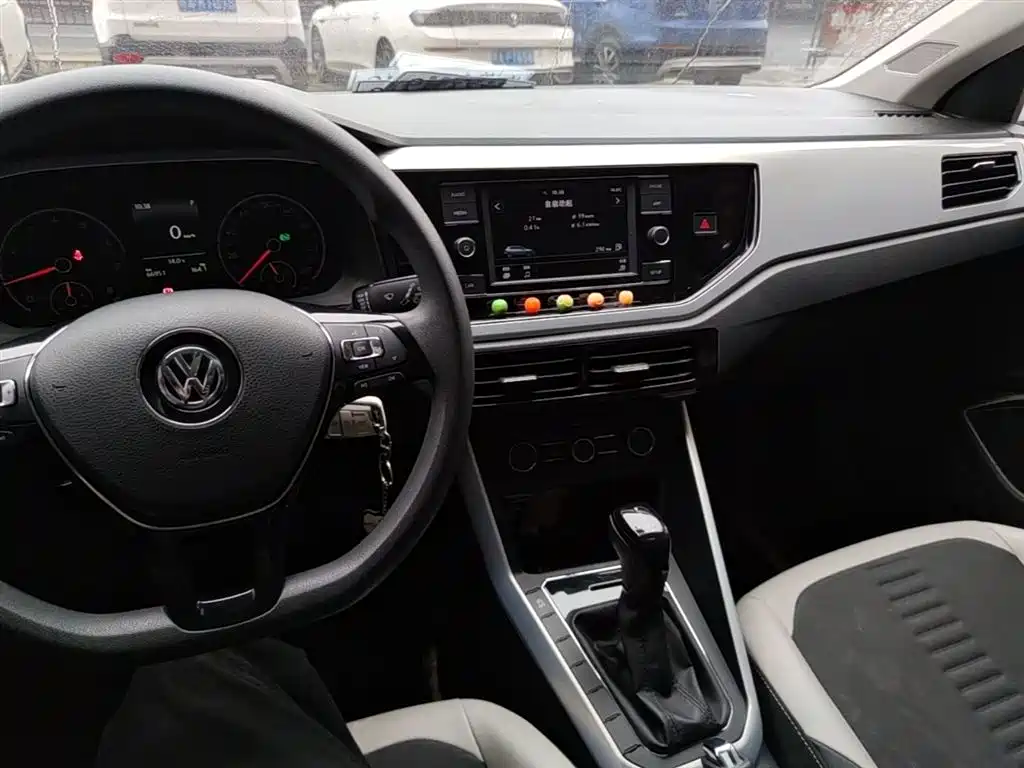 Volkswagen Polo 2019 Plus 1.5L Automatic Colorful Tech Edition фото 10
