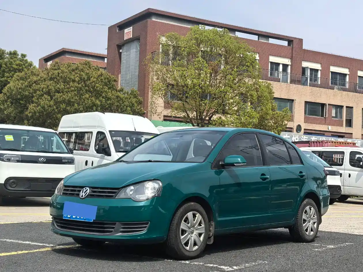 Volkswagen Polo 2013 1.4L Manual Trend Edition