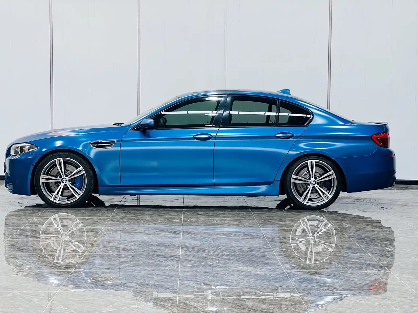 Фото 4 - BMW M5