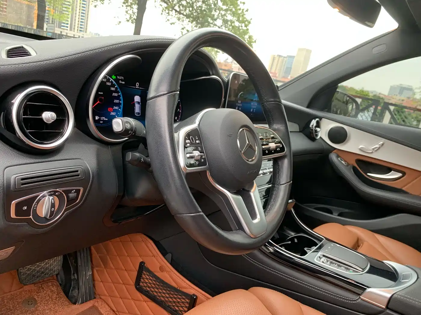 Mercedes-Benz GLC Coupe 2020 GLC 260 4MATIC Coupe SUV фото 18