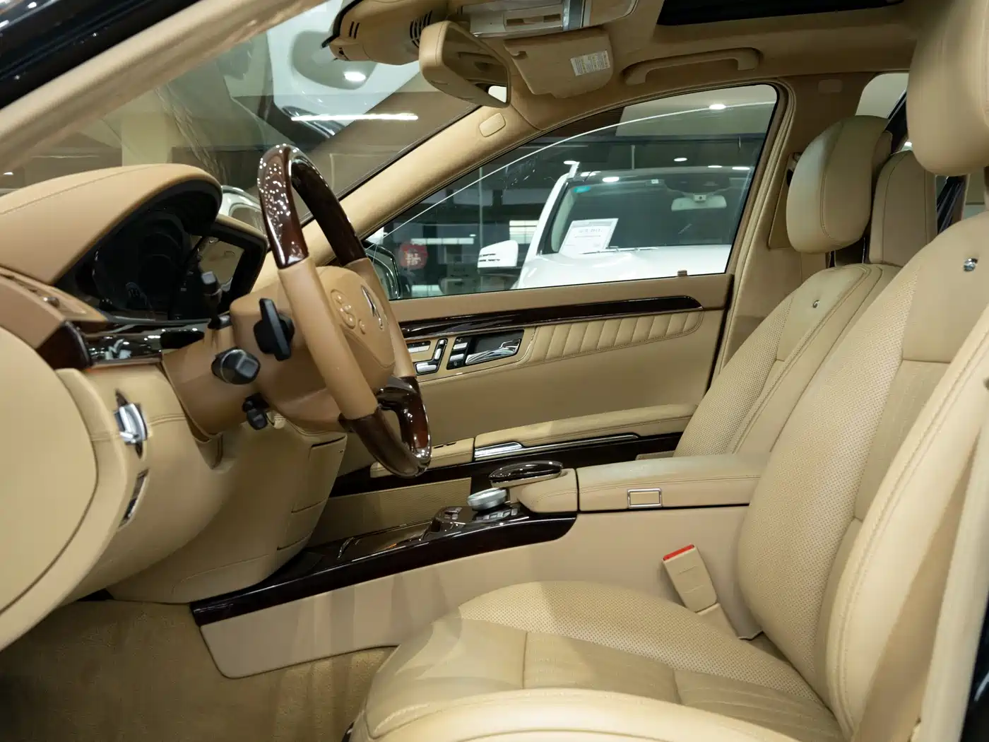 Mercedes-Benz S-Class 2012 S 600 L Grand Edition фото 15