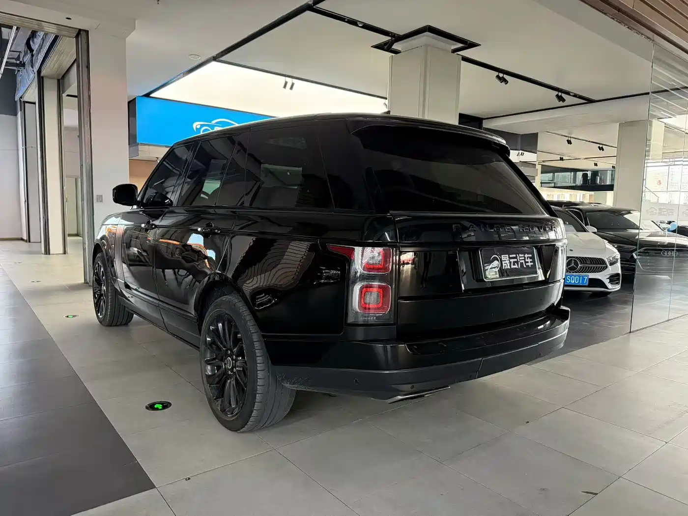 Land Rover Range Rover 2018 3.0 SC V6 Vogue Heritage Edition фото 7