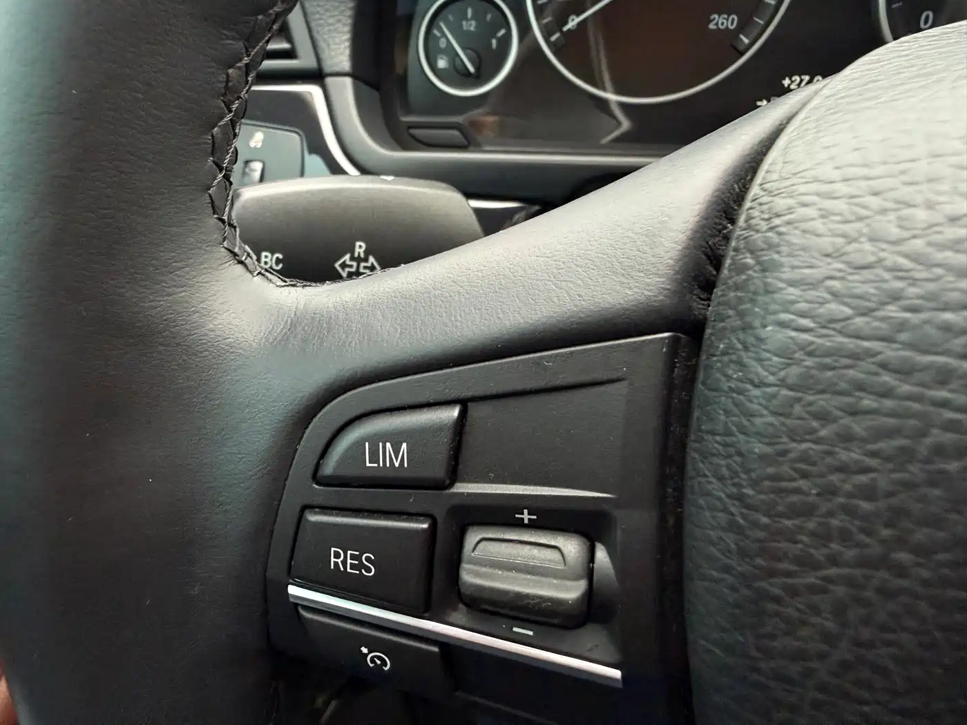 BMW 5 Series 2017 520Li Classic Edition фото 15