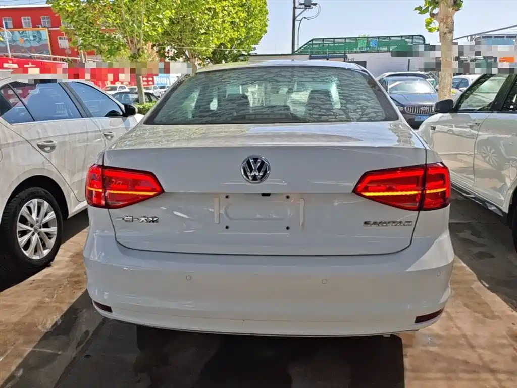 Volkswagen Sagitar 2017 1.6L Automatic Comfort фото 6