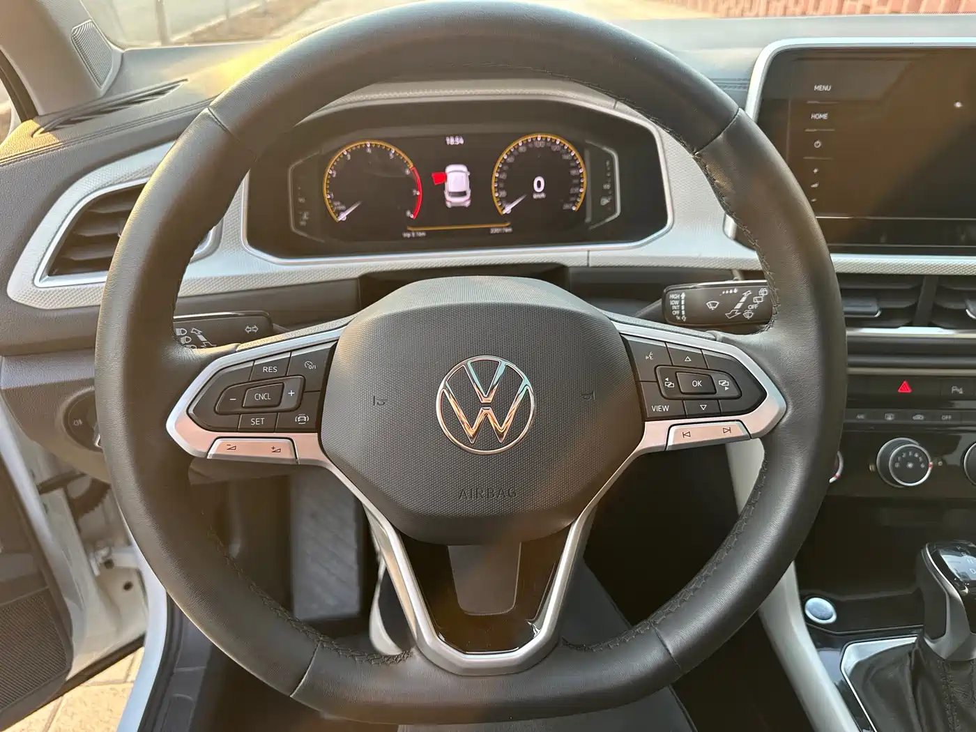 Volkswagen T-ROC 2023 280TSI DSG 2WD Time Edition фото 16