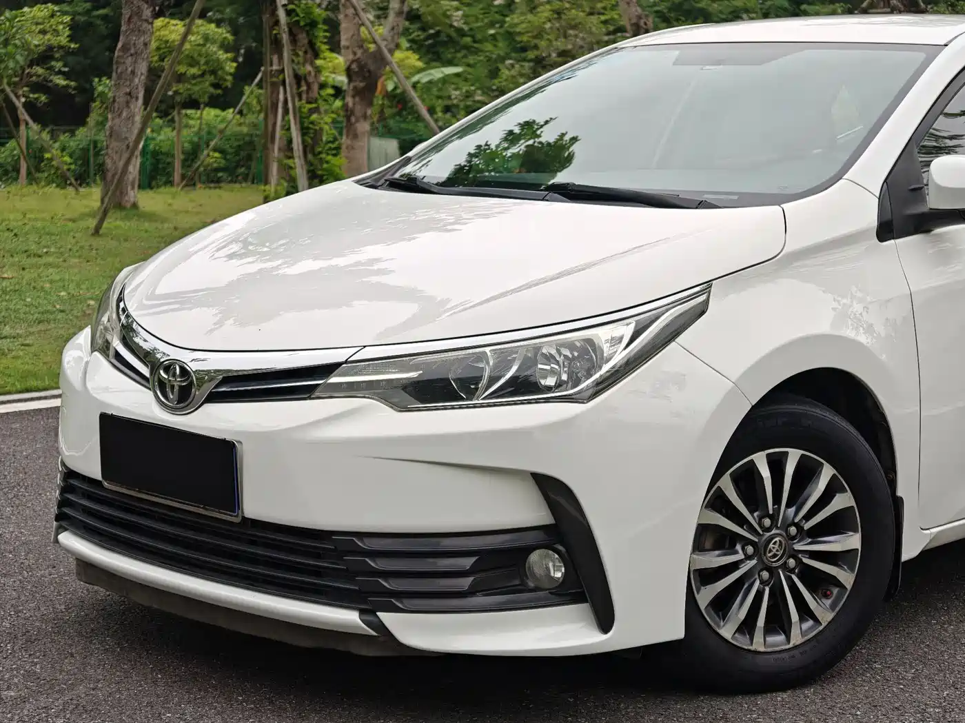 Toyota Corolla 2017 Facelift 1.2T S-CVT GL фото 2