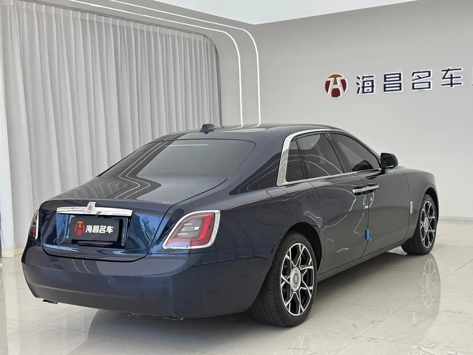 Фото 6 - Rolls-Royce Ghost
