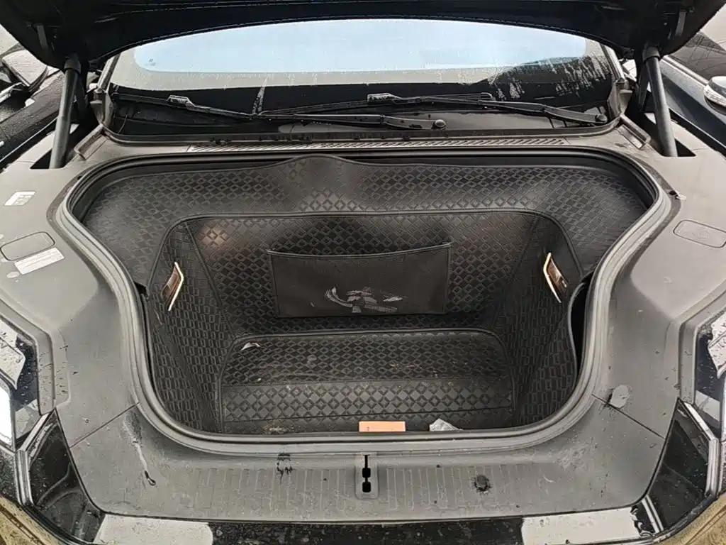 NIO ES8 2026 2025 Model 6-Seat Executive Luxury Edition