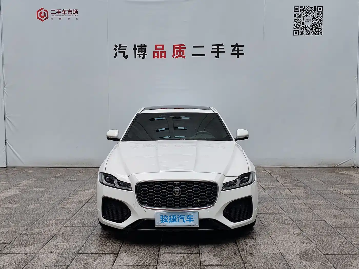 Фото 2 - Jaguar XFL