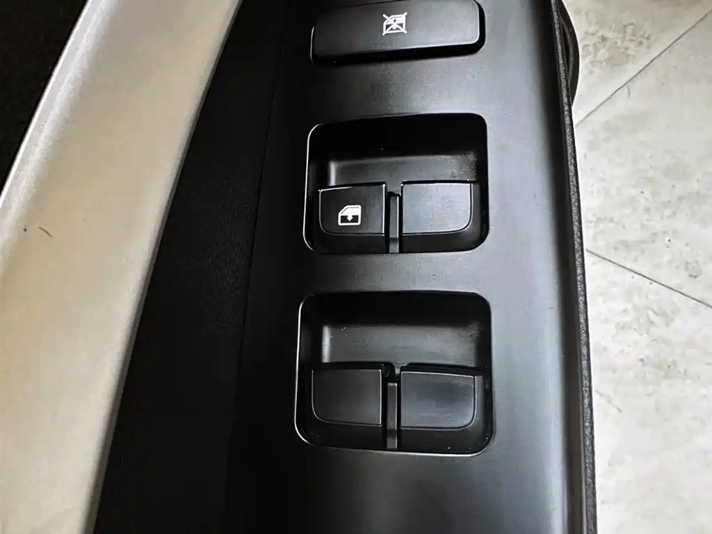 Kia KX1 2021 1.4L CVT Fun Sunroof Version фото 16