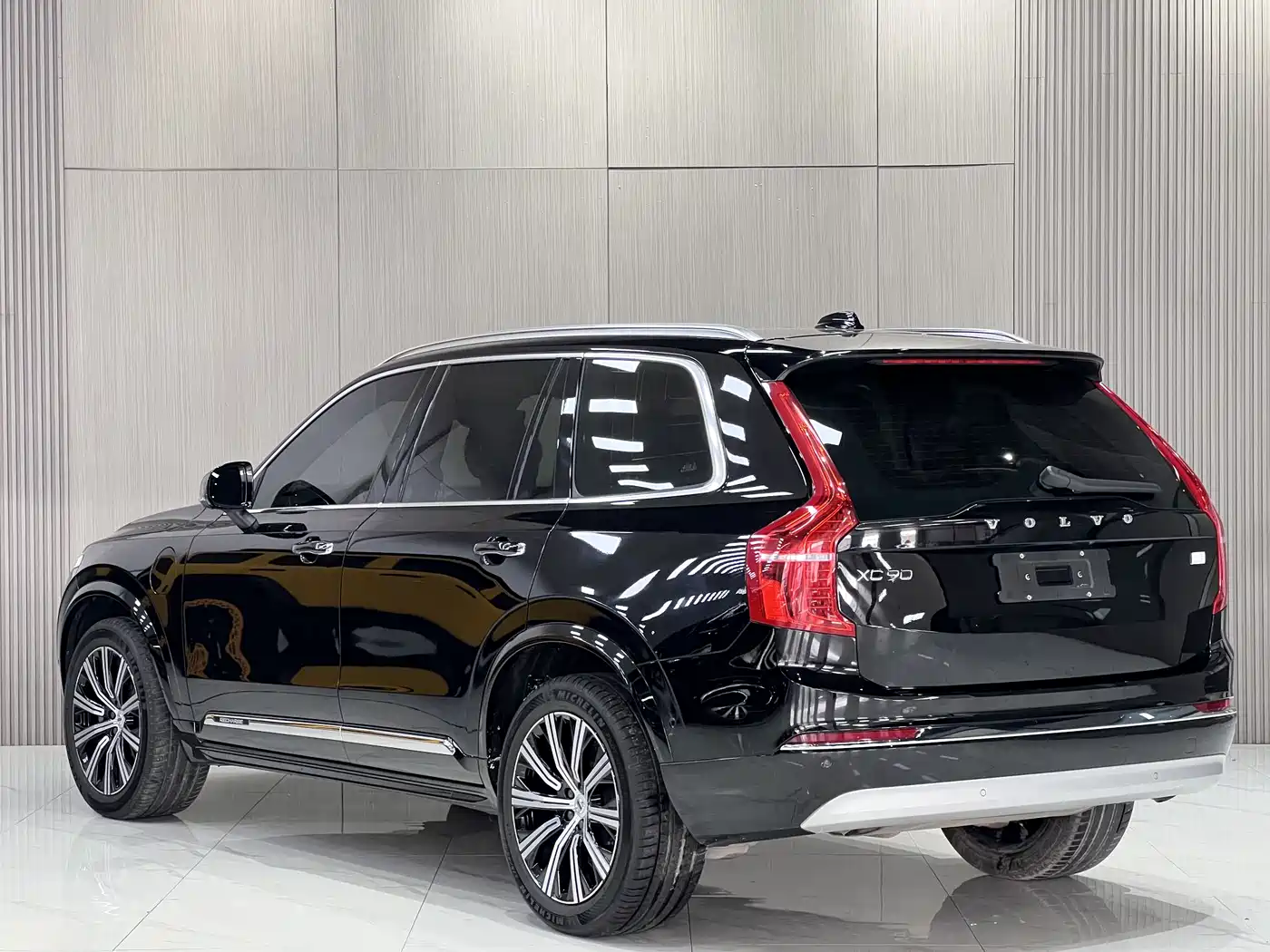 VOLVO XC90 PLUG-IN HYBRID