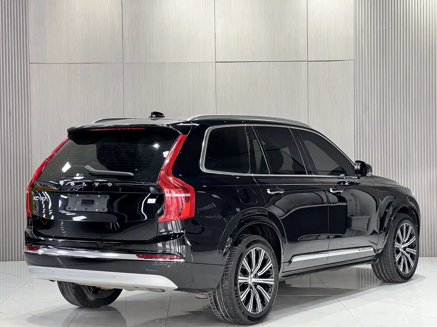 VOLVO XC90 PLUG-IN HYBRID