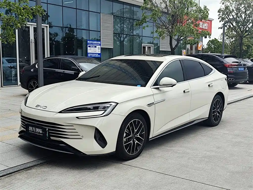 BYD Seal 2024 2024 Glory Edition DM-i 1.5L 121km Luxury