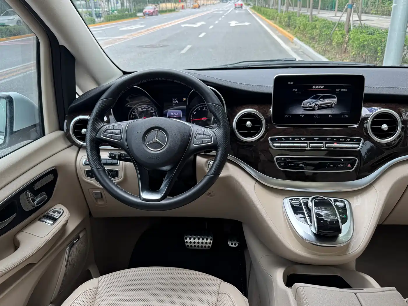 Mercedes-Benz V-Class 2017 Model V 260 Premium Edition фото 7