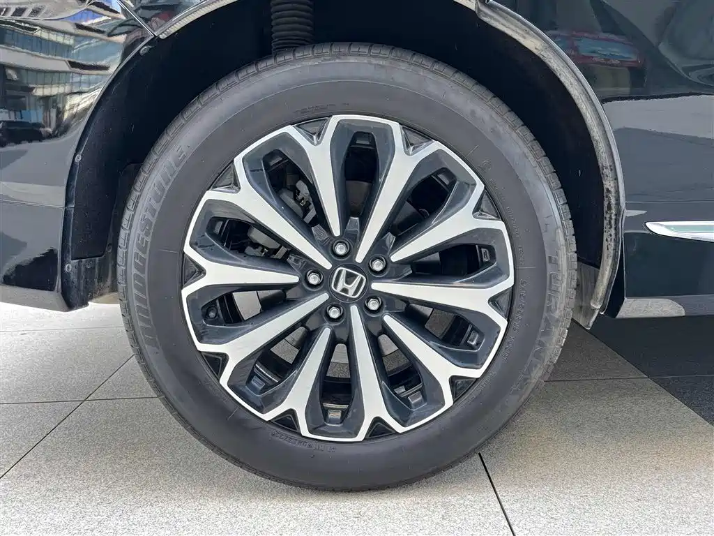 HONDA UR-V