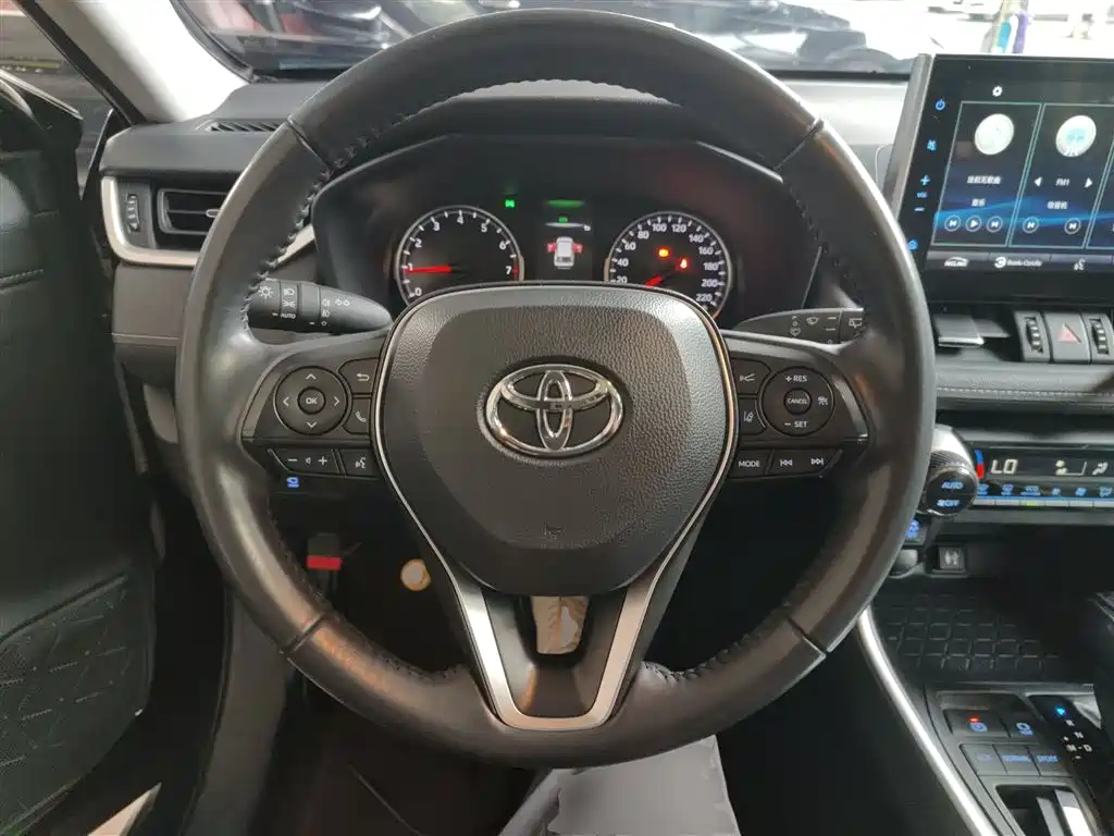 Toyota Wildlander 2022 2.0L CVT FWD Luxury PLUS Edition фото 11