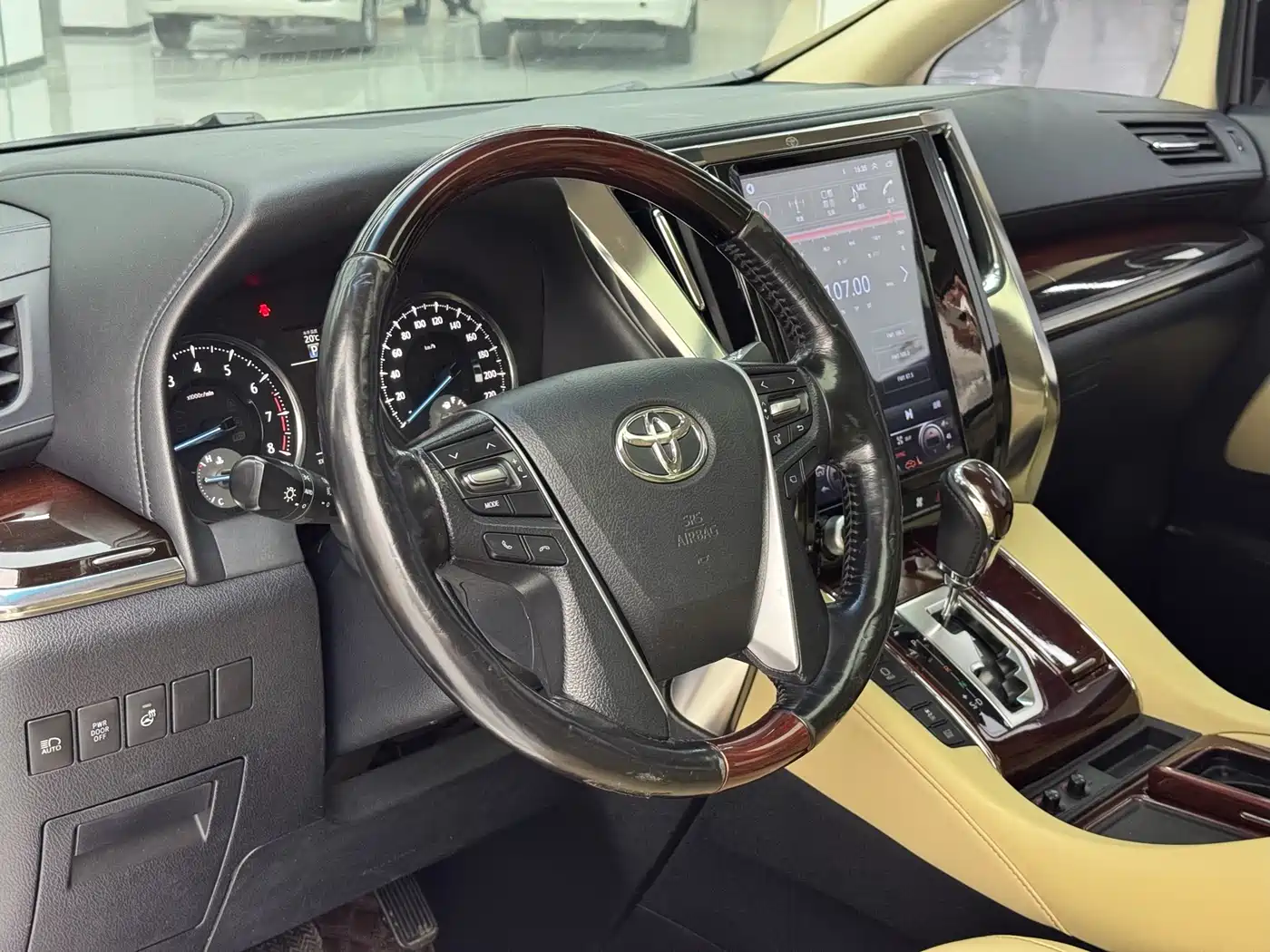 Toyota Alphard 2015 3.5L Luxury Edition фото 5