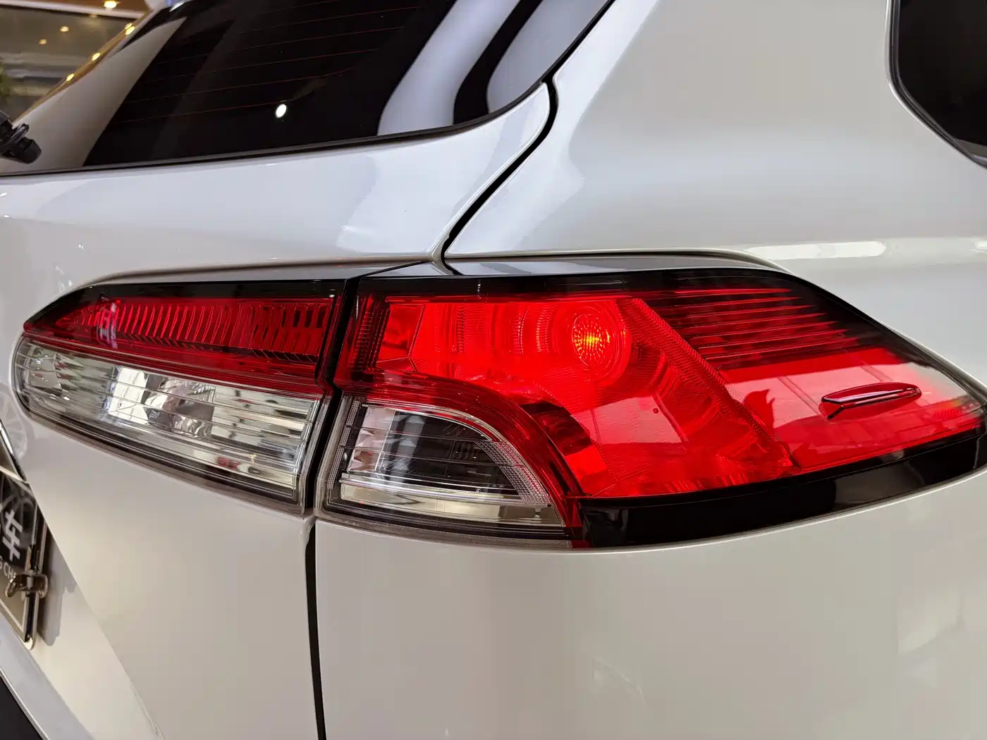 Toyota Frontlander 2023 2.0L CVT Elite Edition фото 15