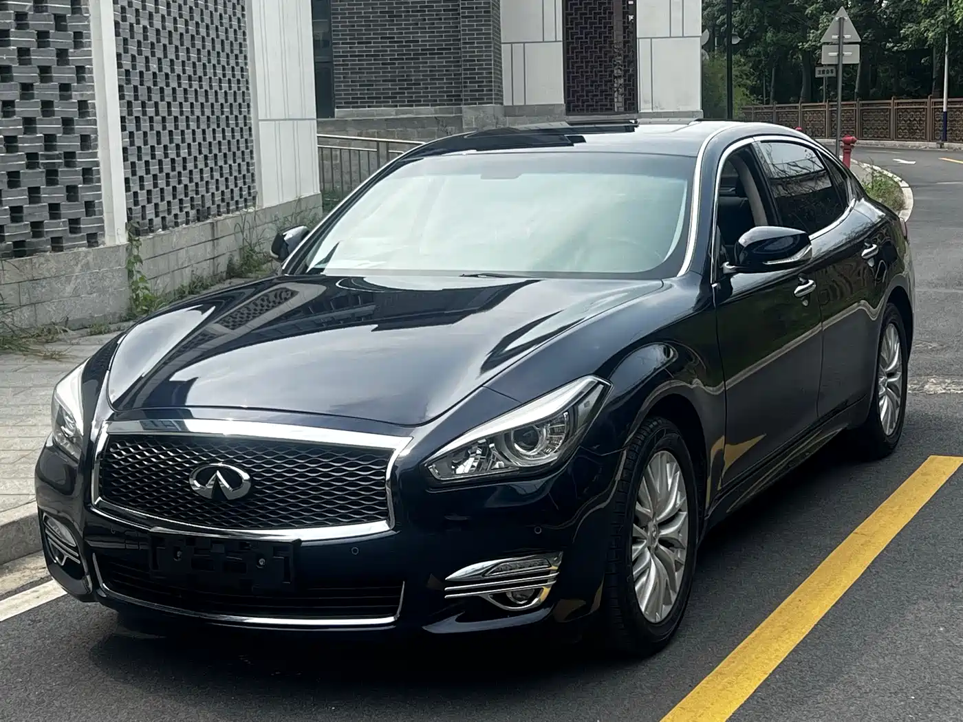 Infiniti Q70 2015 Q70L 2.5L Enjoyment Edition фото 8