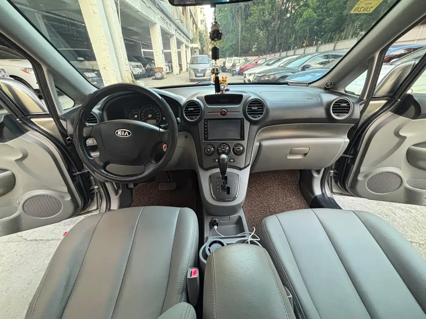 Kia Carens 2010 2011 2.0L 7-Seater Automatic Luxury