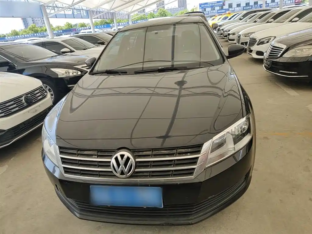 Volkswagen Lavida Tour 2013 1.6L Automatic Trend Style фото 3