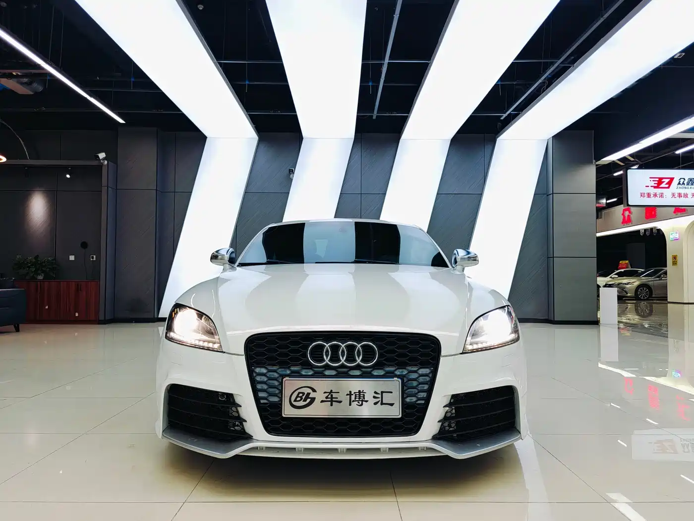 Audi TT 2011 TT Coupe 2.0TFSI фото 2