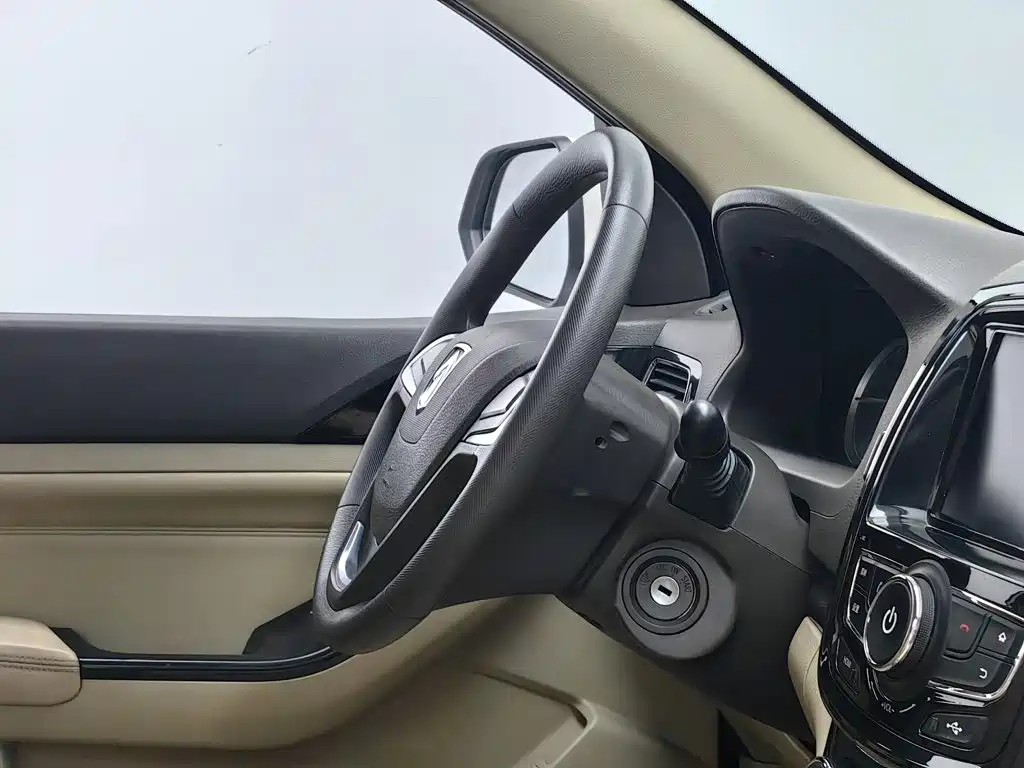 Baojun 730 2014 2014 1.5L Manual Comfort 7-seater