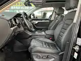 Фото 4 - Volkswagen Touareg