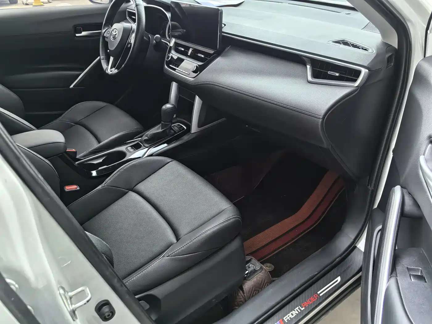 Toyota Frontlander 2022 2.0L CVT Luxury Edition фото 9
