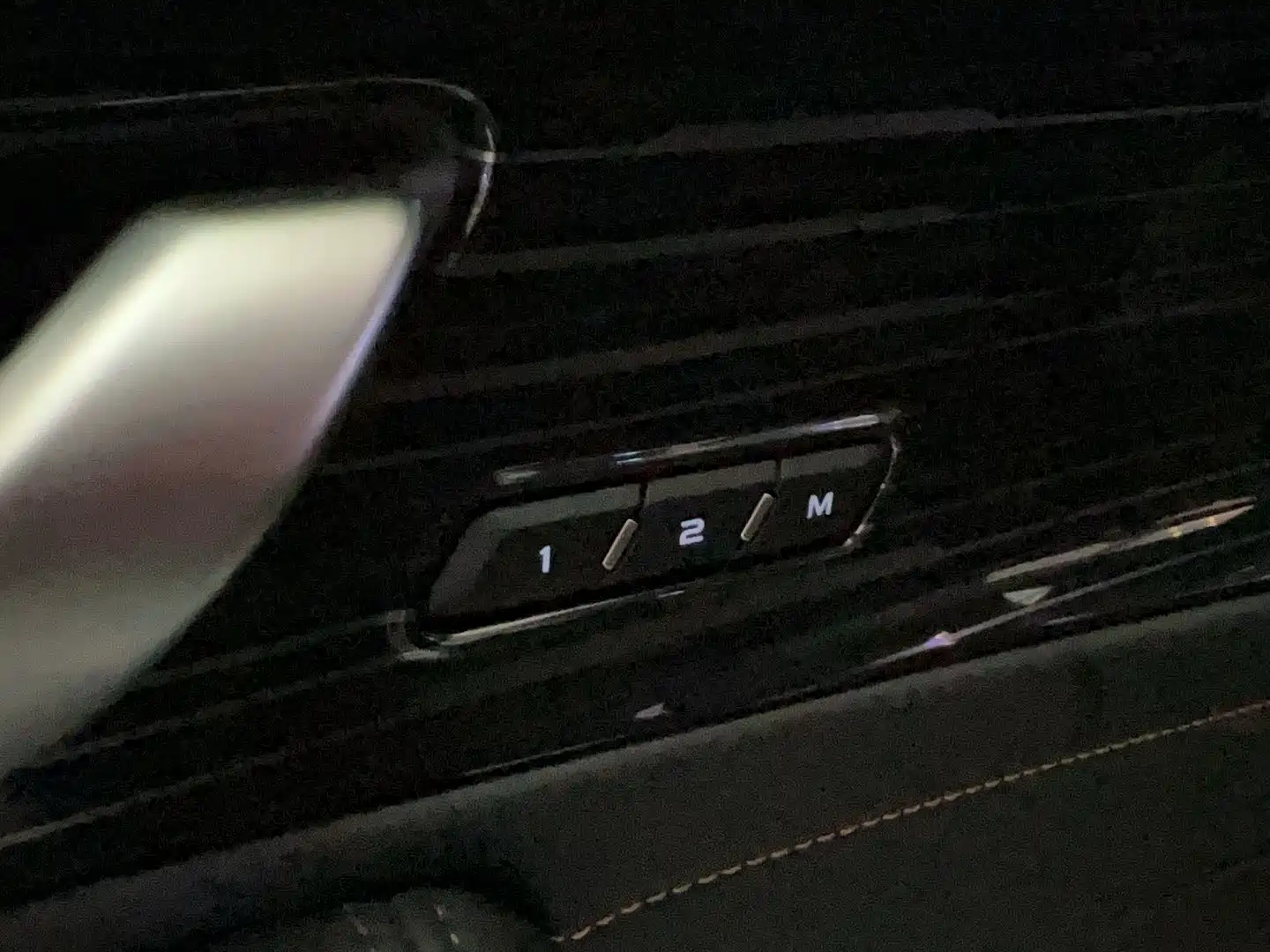 Фото 21 - Geely Monjaro
