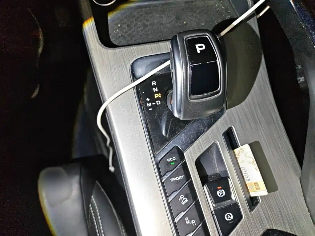 Фото 7 - Geely Coolray