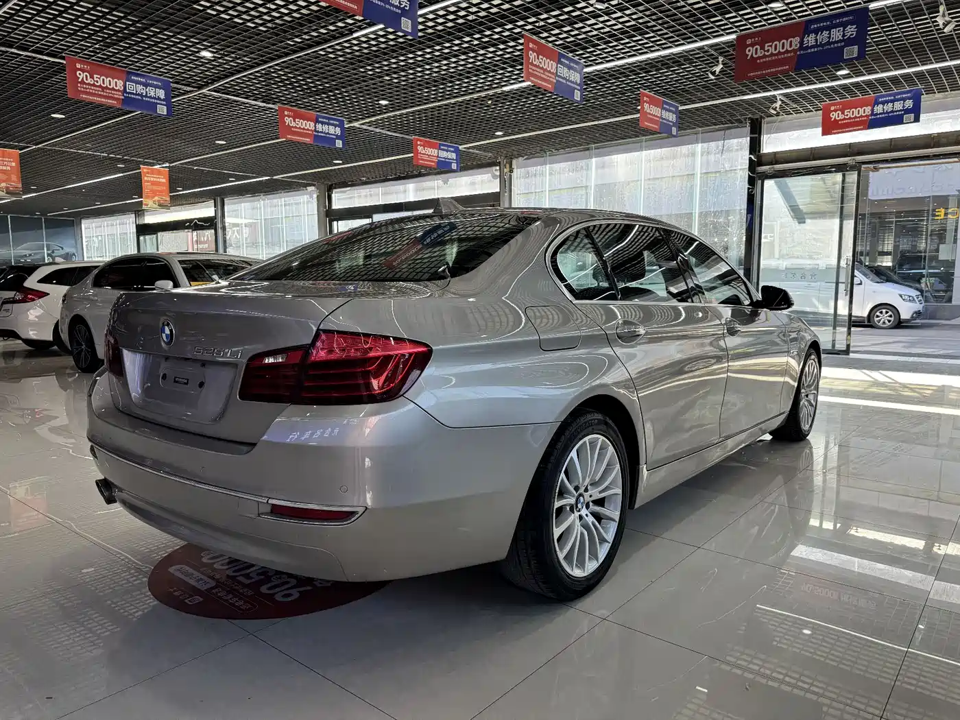 BMW 5 Series 2014 525Li Luxury Design Package фото 7