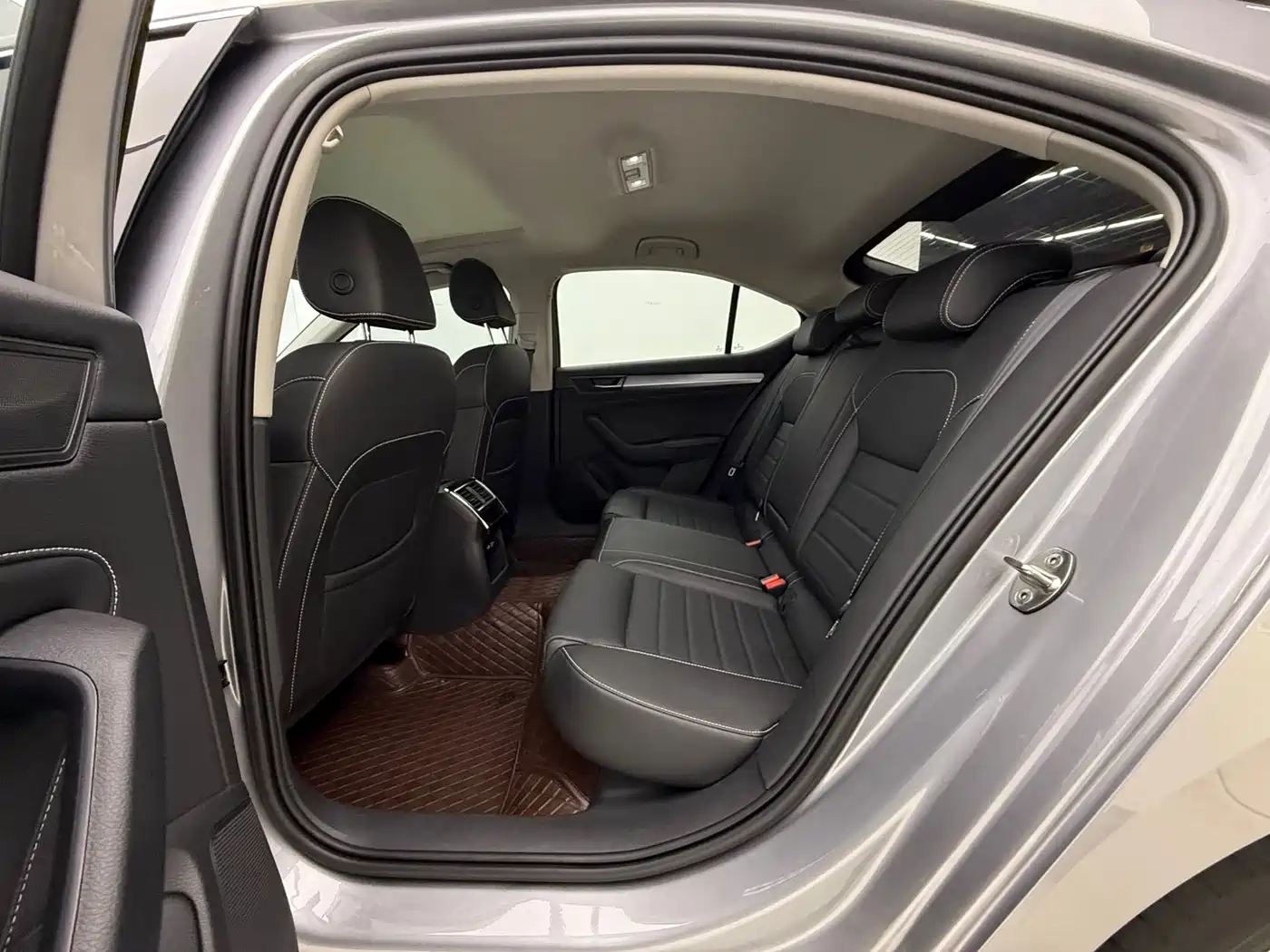 Škoda Superb 2023 TSI280 DSG Premium Edition фото 14