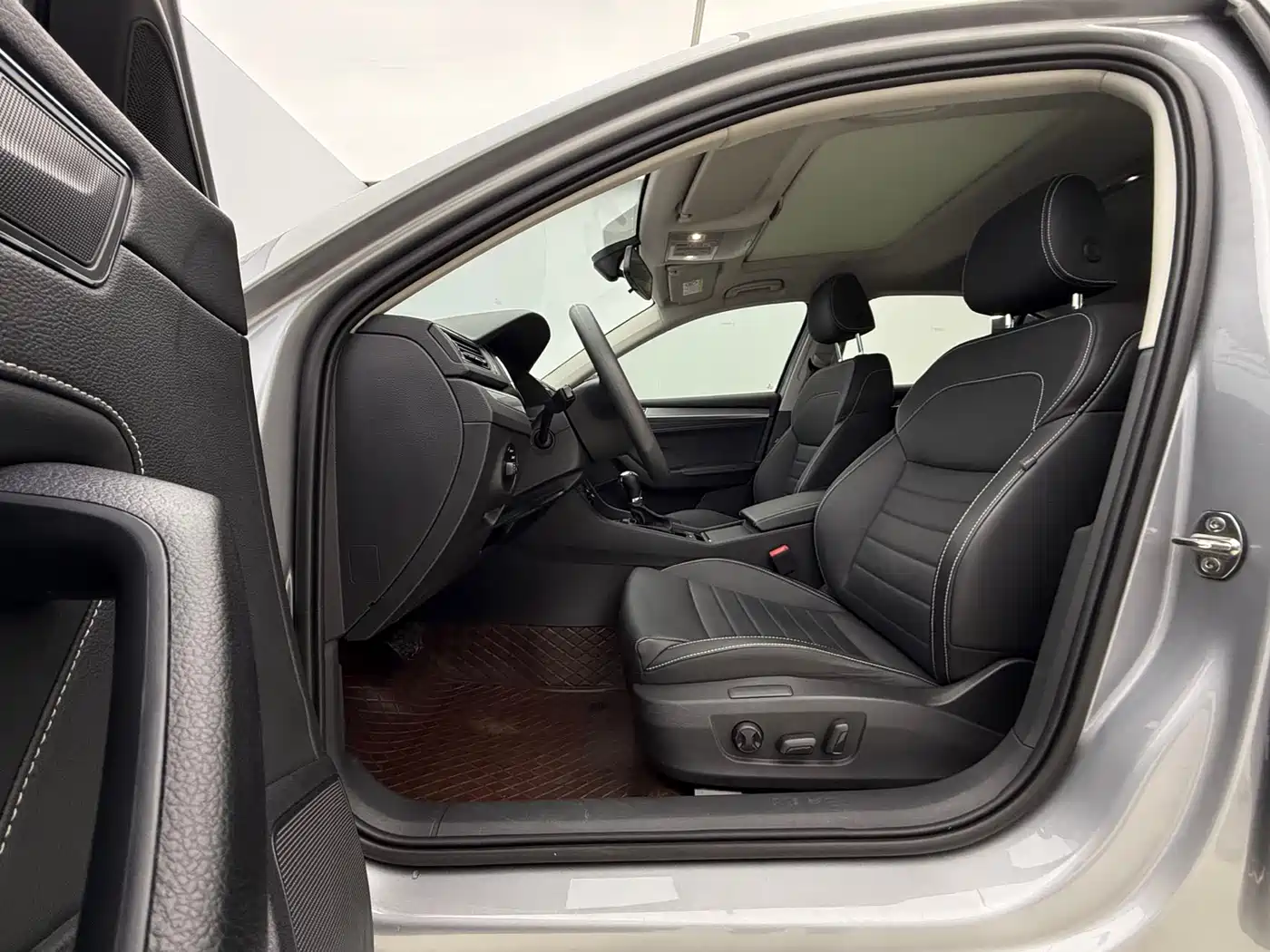 Škoda Superb 2023 TSI280 DSG Premium Edition фото 21