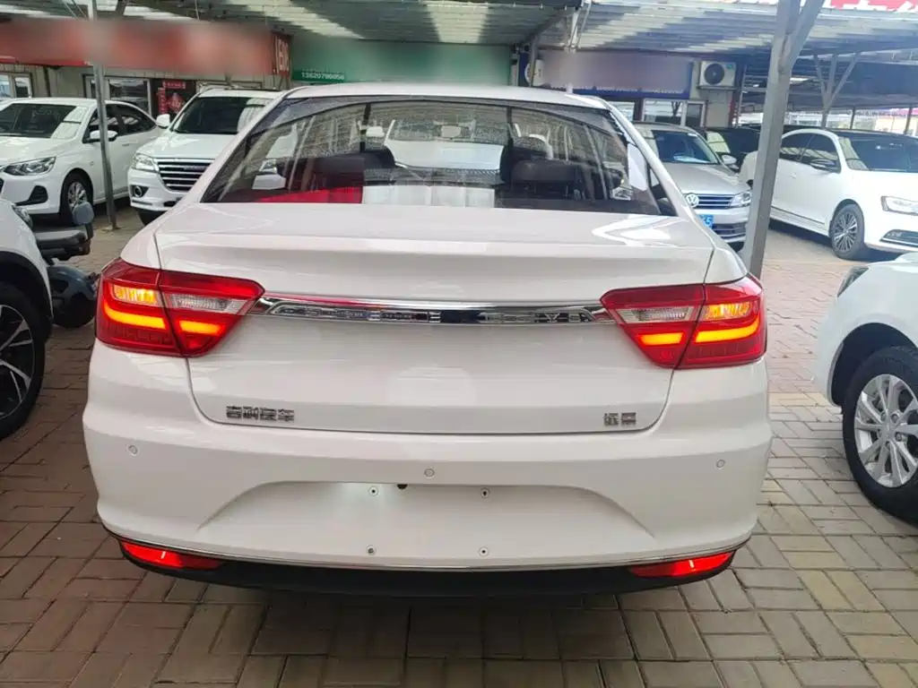Фото 6 - Geely Vision