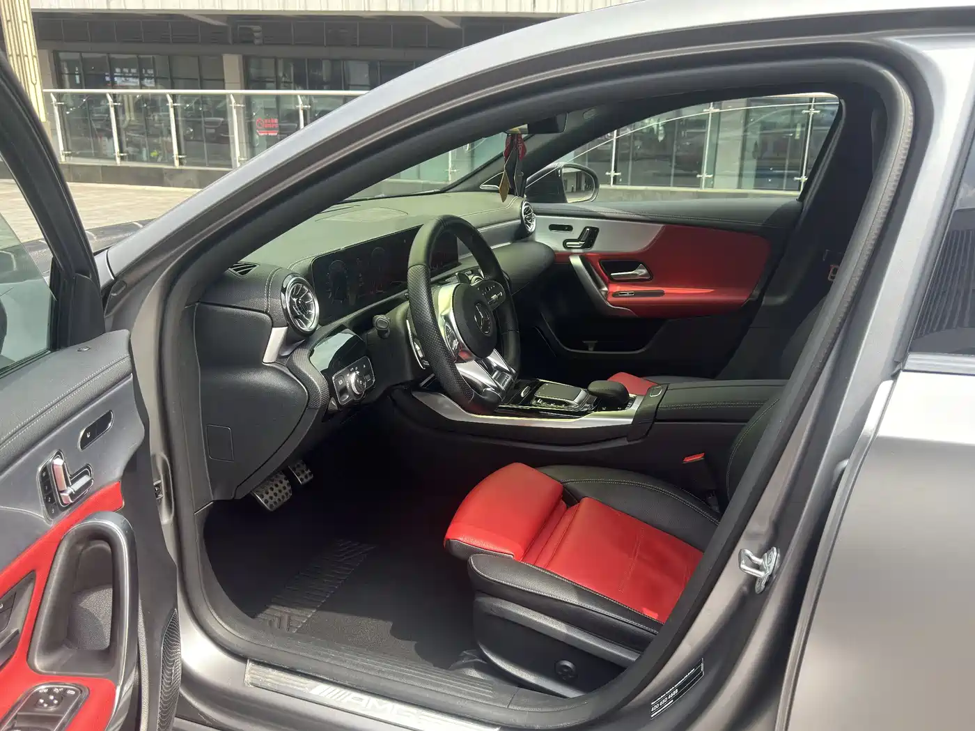 Mercedes-Benz A-Class AMG (Import) 2020 AMG A 35 4MATIC фото 17