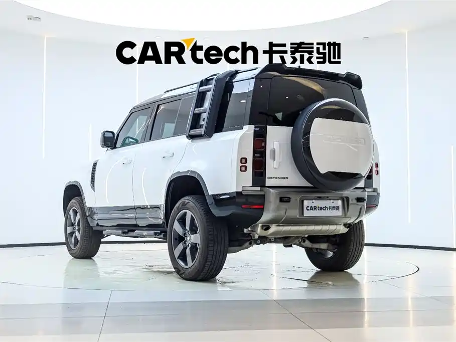 Land Rover Defender 2024 110 3.0T P400 X-DYNAMIC HSE фото 8