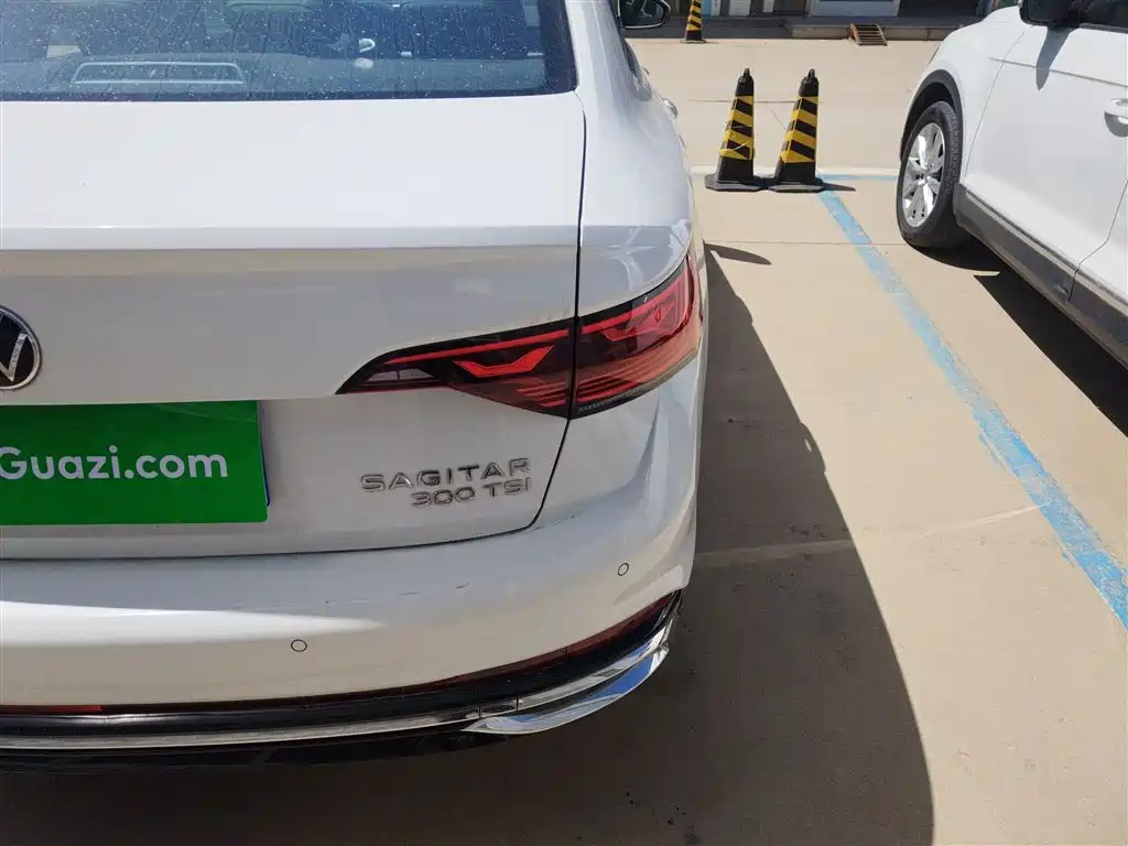 Volkswagen Sagitar 2023 300TSI DSG Surpassing Edition фото 8