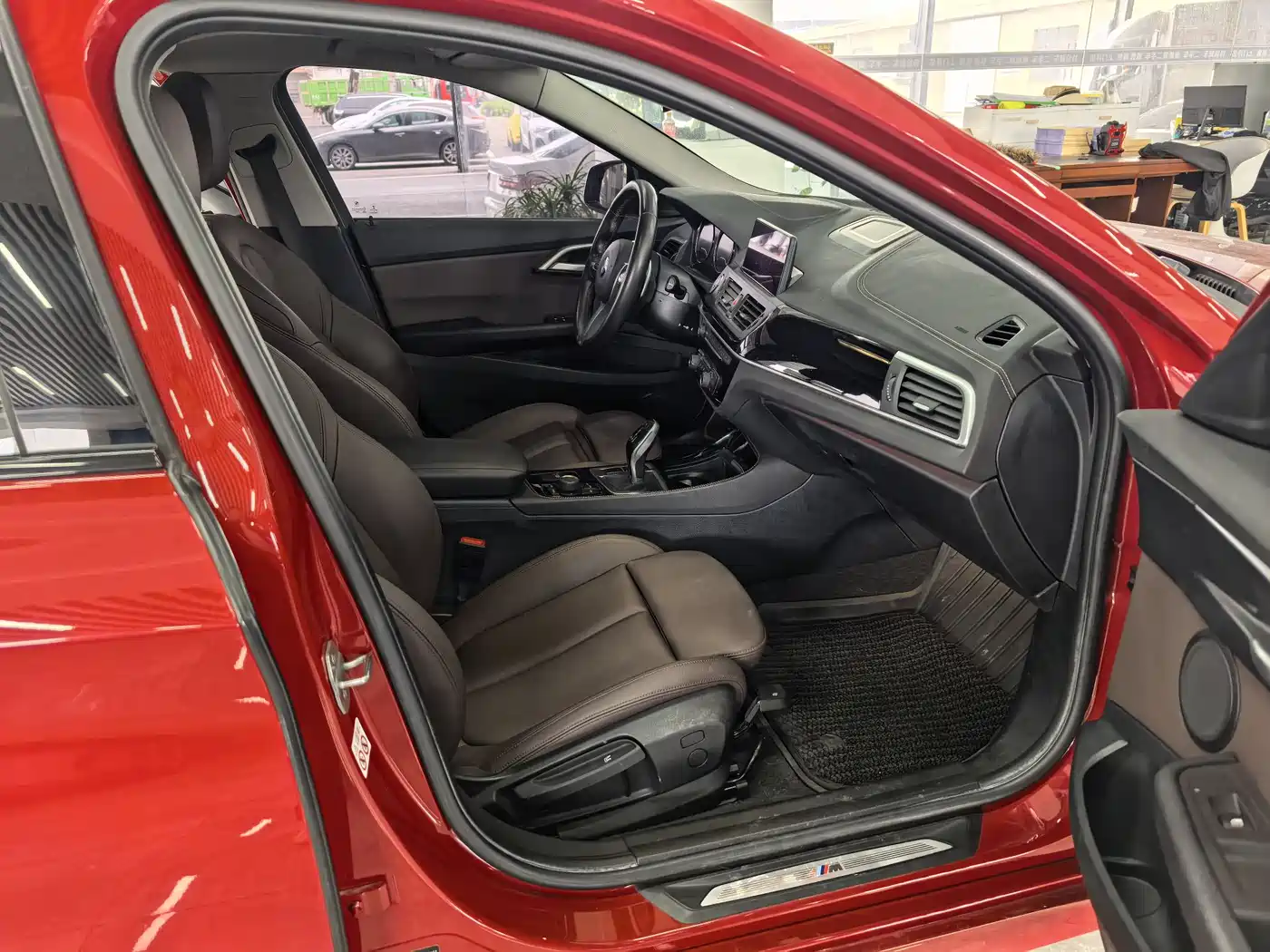 BMW 1 Series 2020 Model 125i Leading M Sport Package фото 10
