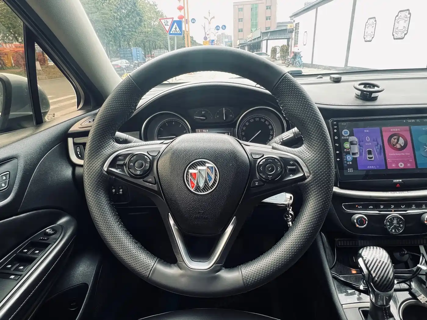 Buick Verano 2015 Sedan 20T Dual-clutch Leading фото 13