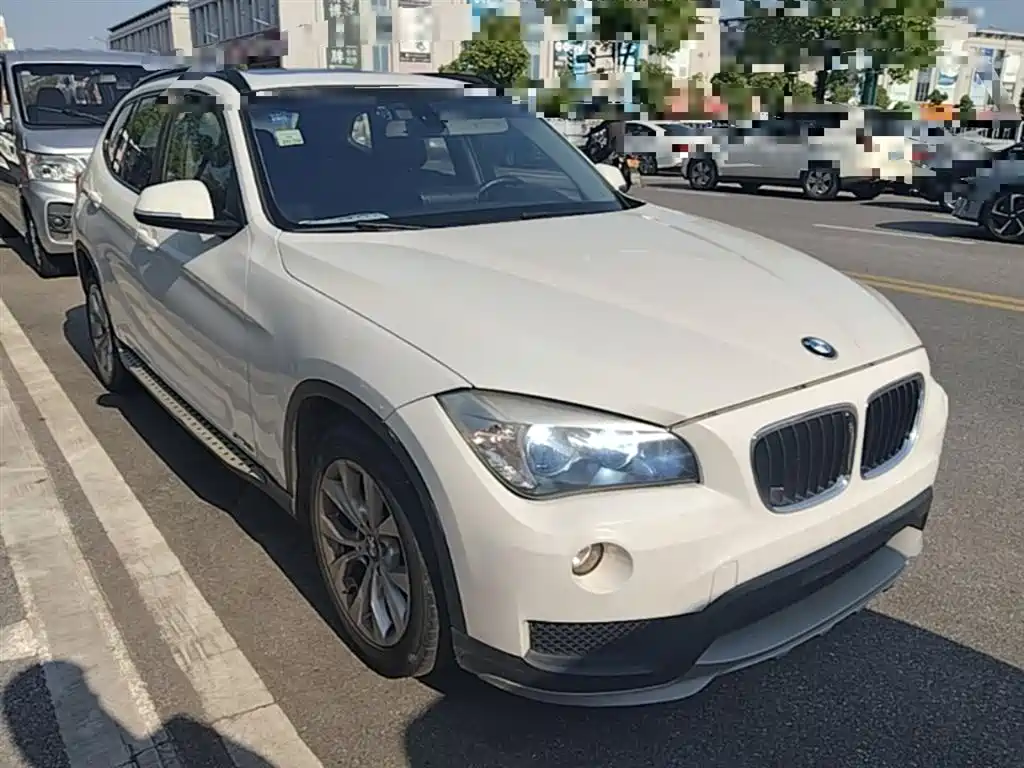 BMW X1 2014 sDrive18i Fashion Edition фото 4
