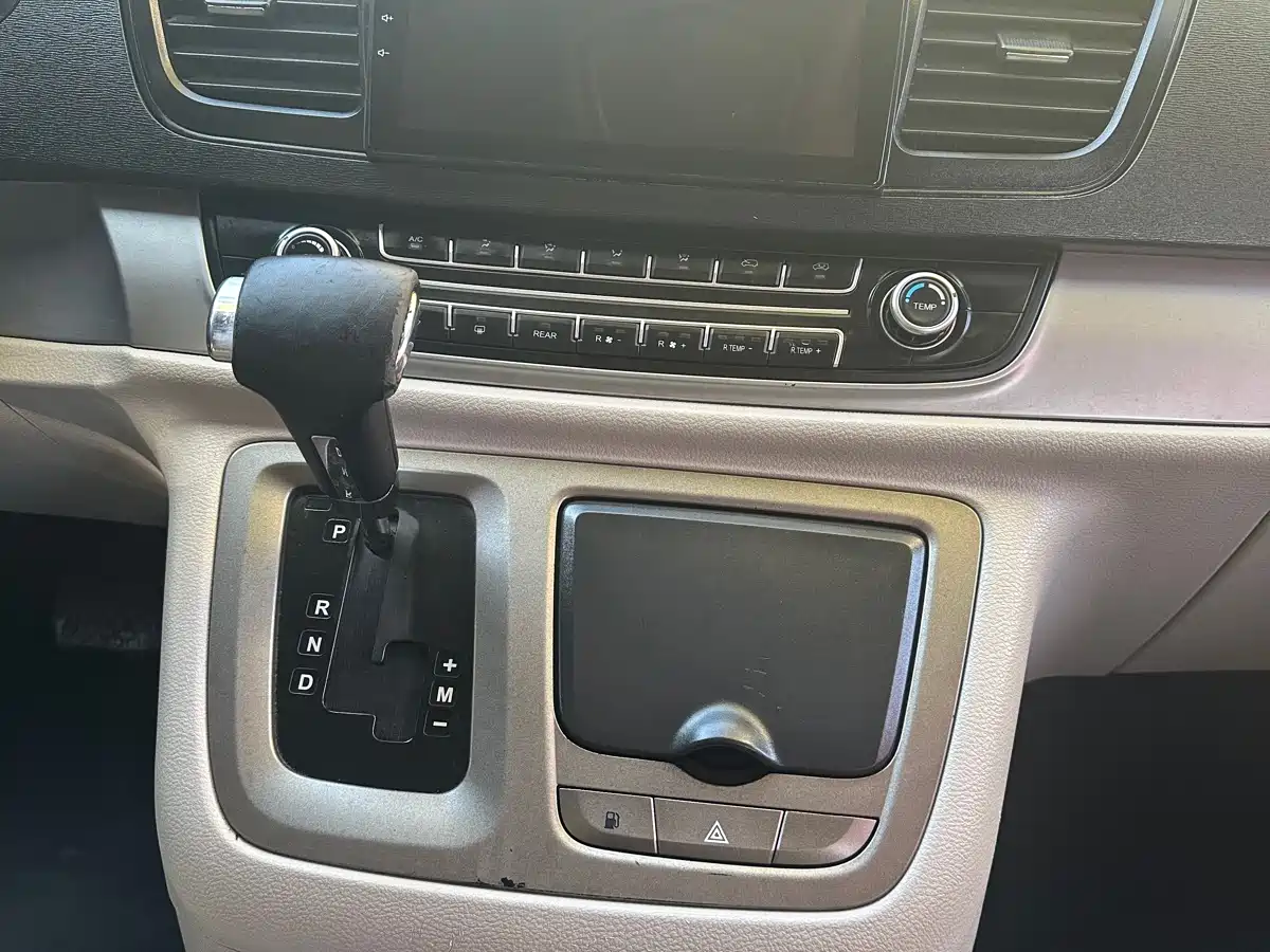 SAIC Maxus Maxus G10 2015 2.0T Automatic Commemorative Edition фото 10