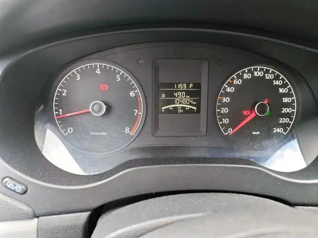 Volkswagen Sagitar 2014 Facelift 1.6L Automatic Leading Version фото 5