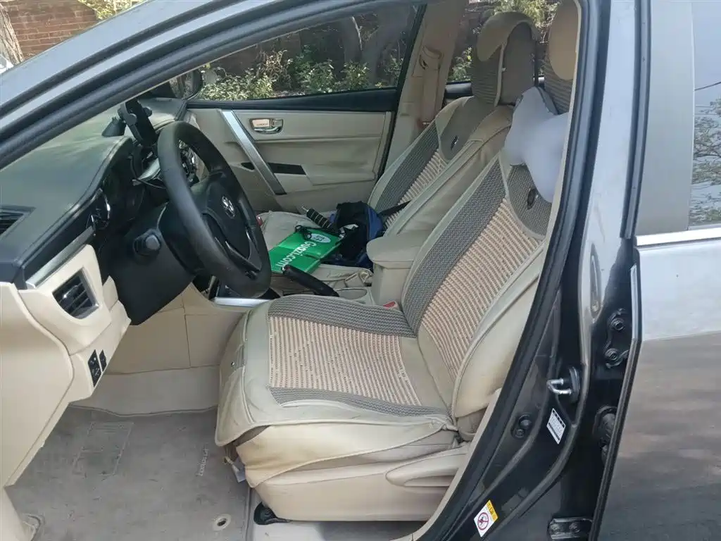 Toyota Corolla 2014 1.6L CVT GL фото 12